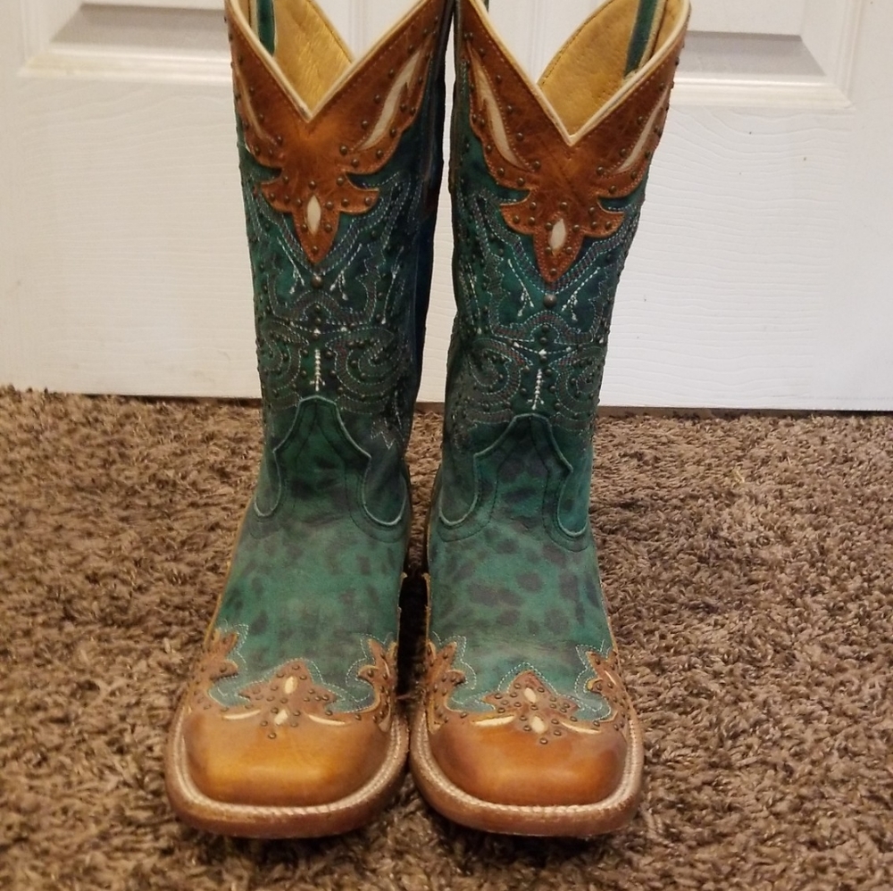 Cinch womens cowboy boots. Teal and brown.